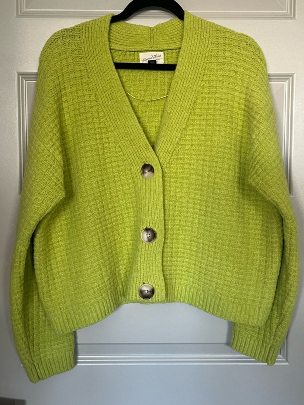 Universal Thread Cropped Button Cardigan in Lime